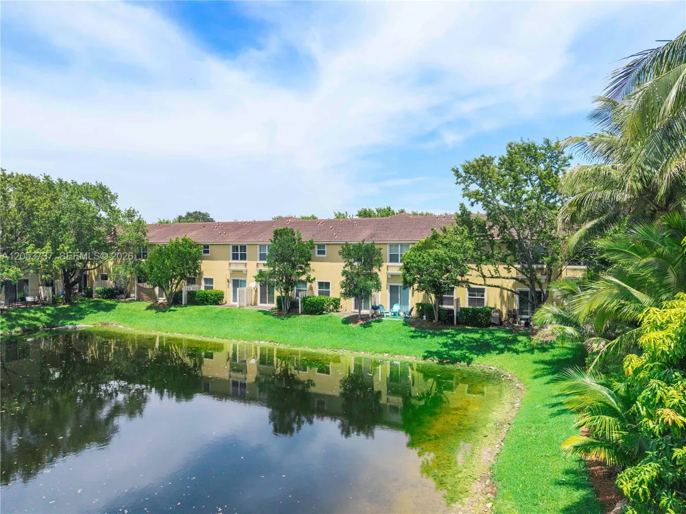 2851 W Prospect Rd #1307 Tamarac, FL 33309
