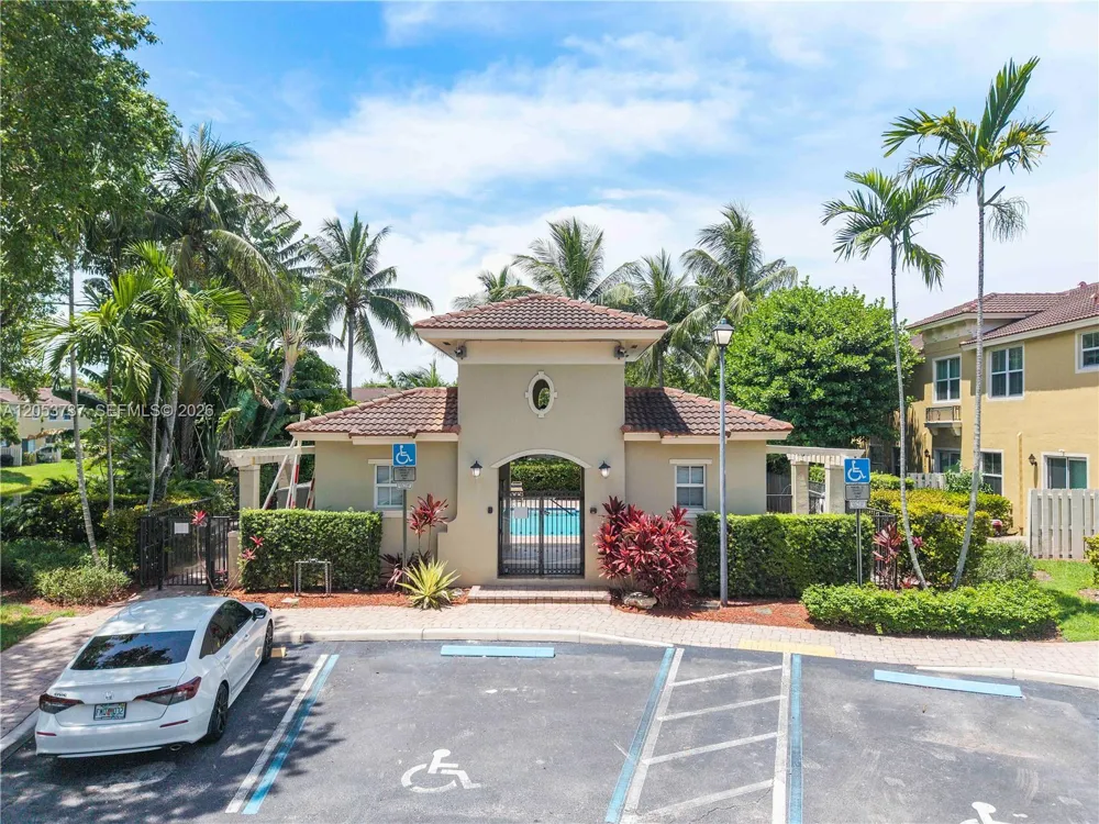 2851 W Prospect Rd #1307 Tamarac, FL 33309