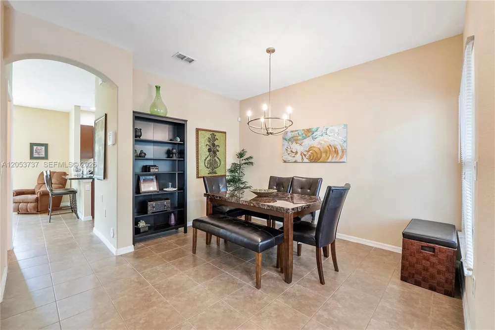 2851 W Prospect Rd #1307 Tamarac, FL 33309
