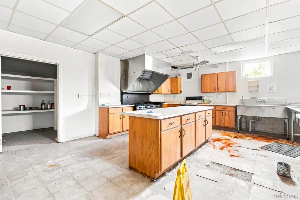 9735 Dolan Road Columbus Township, MI 48063