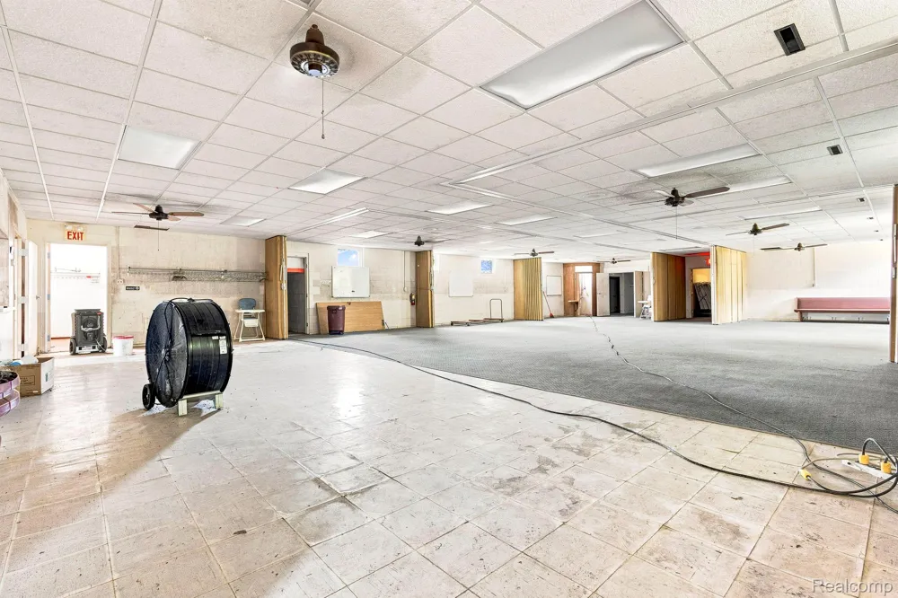 9735 Dolan Road Columbus Township, MI 48063