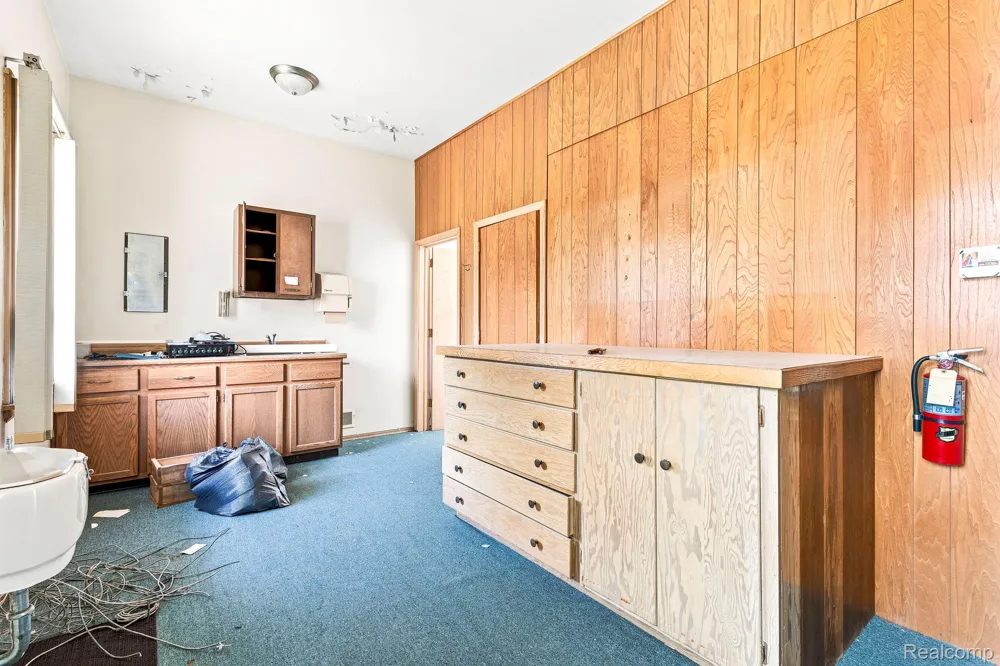 9735 Dolan Road Columbus Township, MI 48063