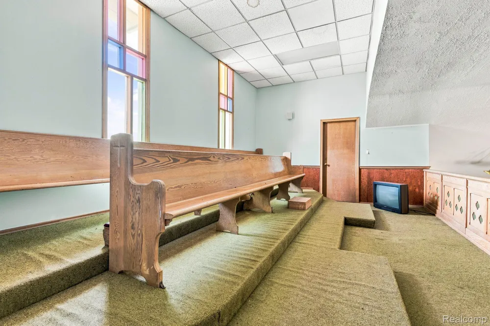 9735 Dolan Road Columbus Township, MI 48063