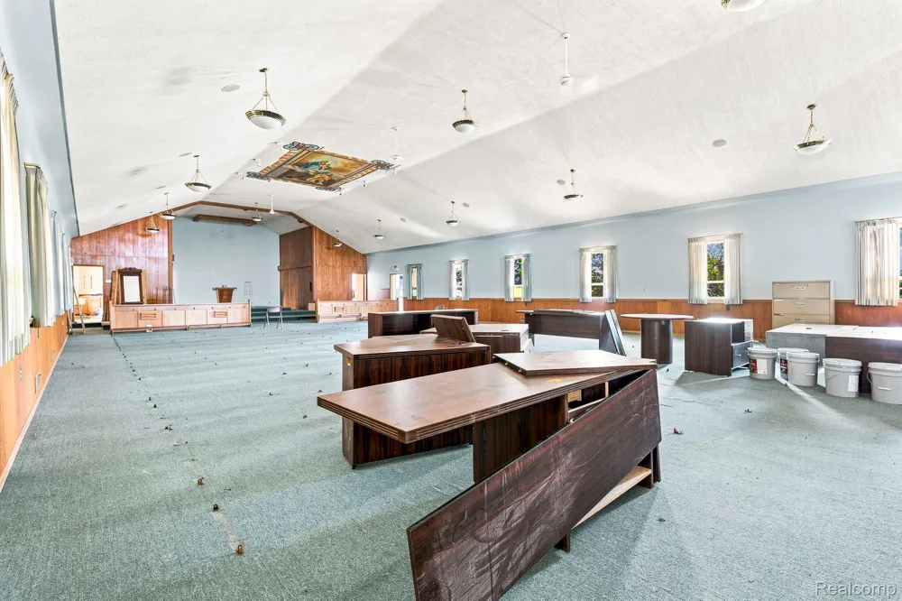 9735 Dolan Road Columbus Township, MI 48063