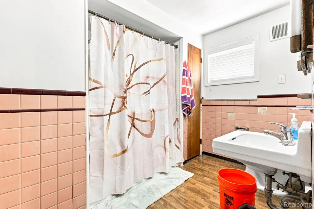 9735 Dolan Road Columbus Township, MI 48063