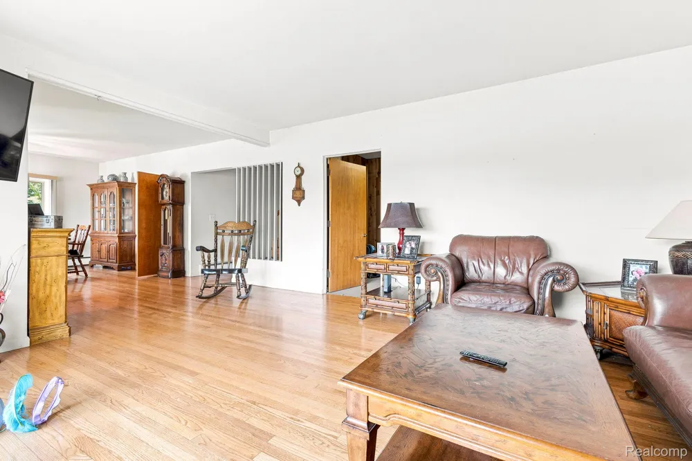 9735 Dolan Road Columbus Township, MI 48063