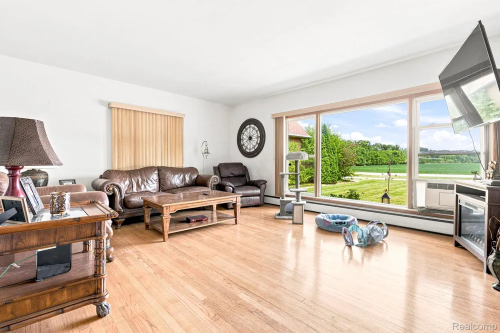 9735 Dolan Road Columbus Township, MI 48063
