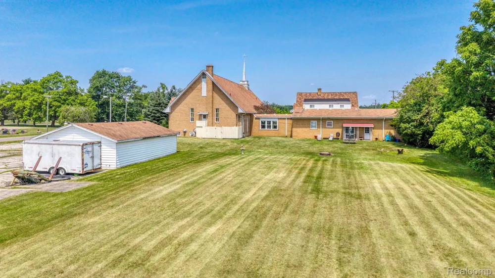 9735 Dolan Road Columbus Township, MI 48063