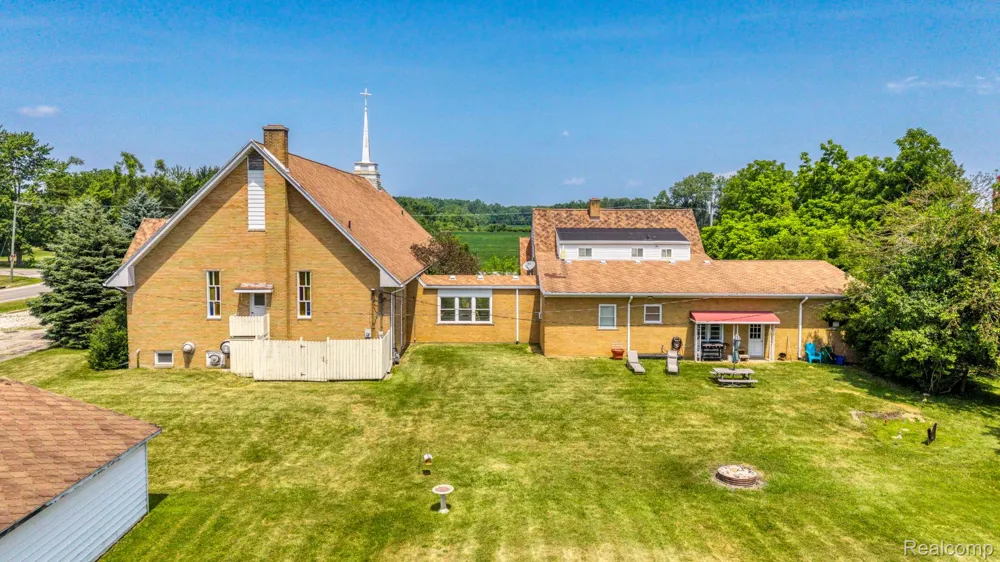 9735 Dolan Road Columbus Township, MI 48063
