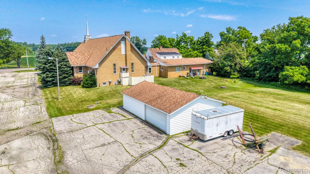 9735 Dolan Road Columbus Township, MI 48063