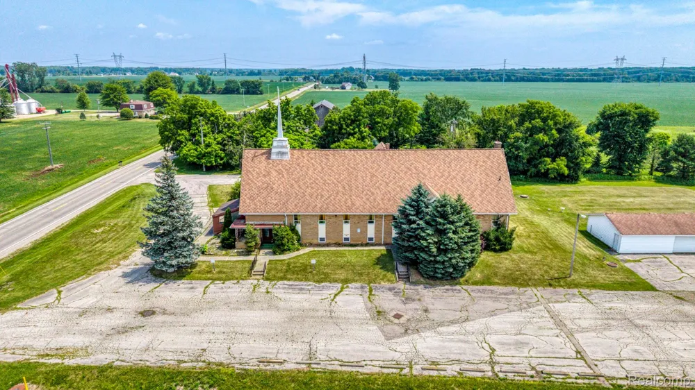 9735 Dolan Road Columbus Township, MI 48063
