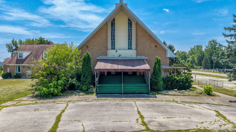 9735 Dolan Road Columbus Township, MI 48063