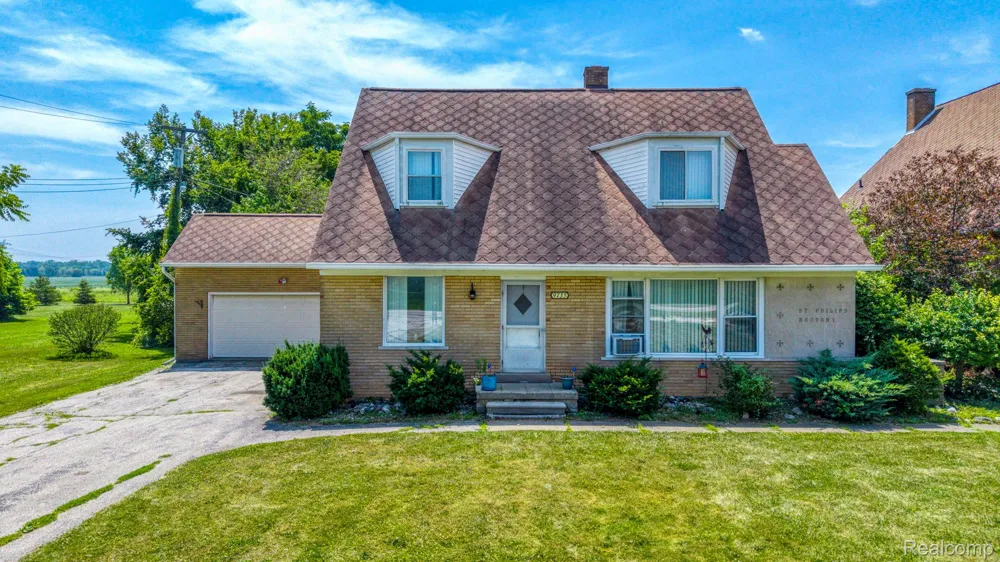 9735 Dolan Road Columbus Township, MI 48063