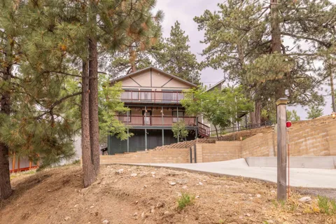 1087 Brookside Lane