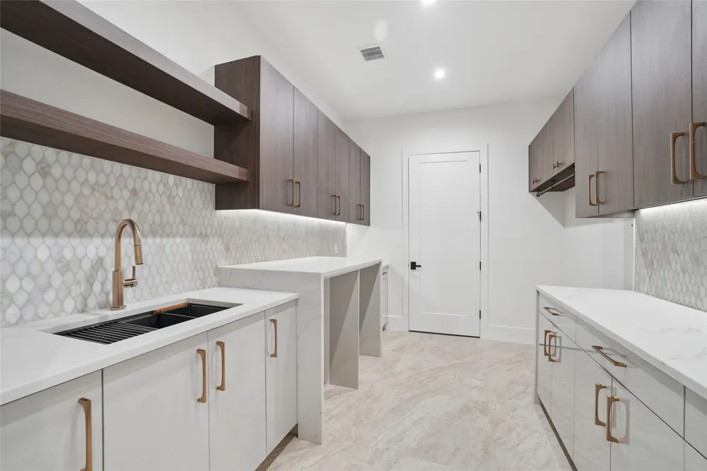 60 Cardona Westlake, TX 76262