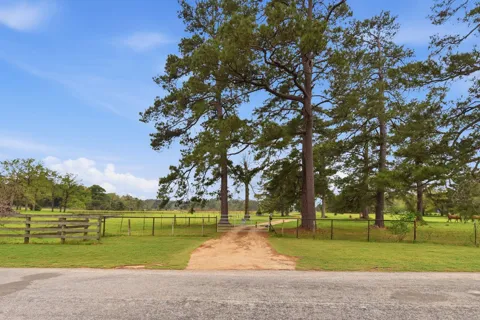 882 Four Notch Road