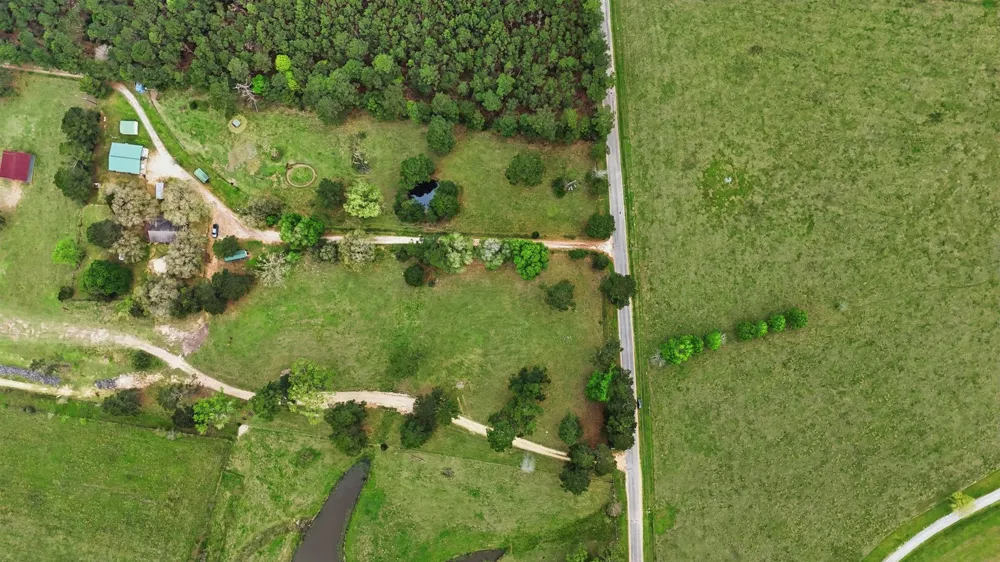882 Four Notch Road Huntsville, TX 77340