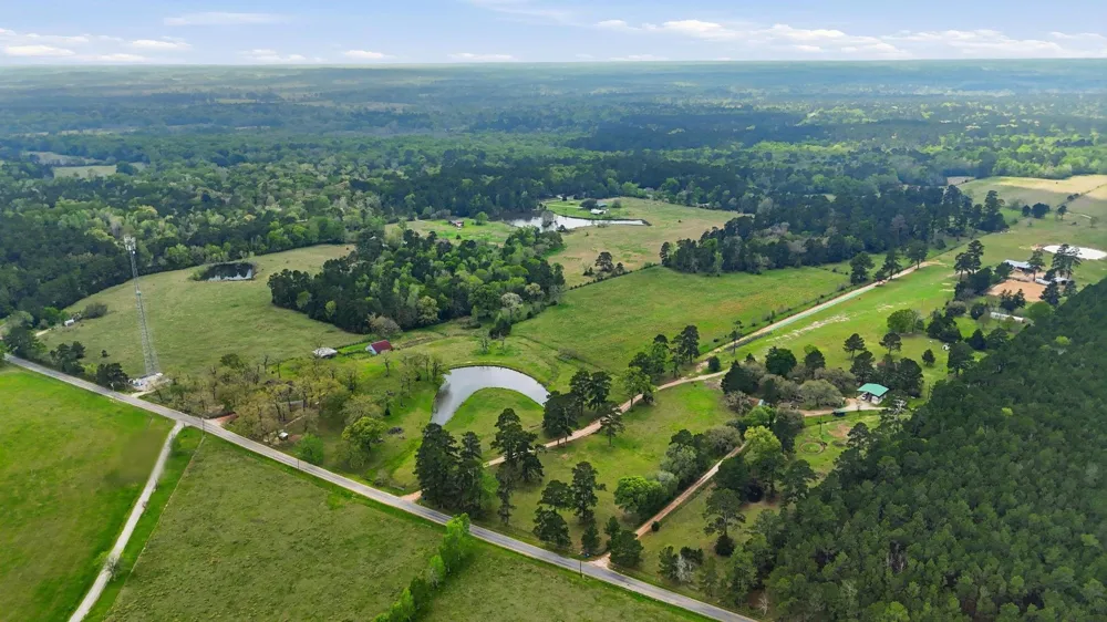 882 Four Notch Road Huntsville, TX 77340