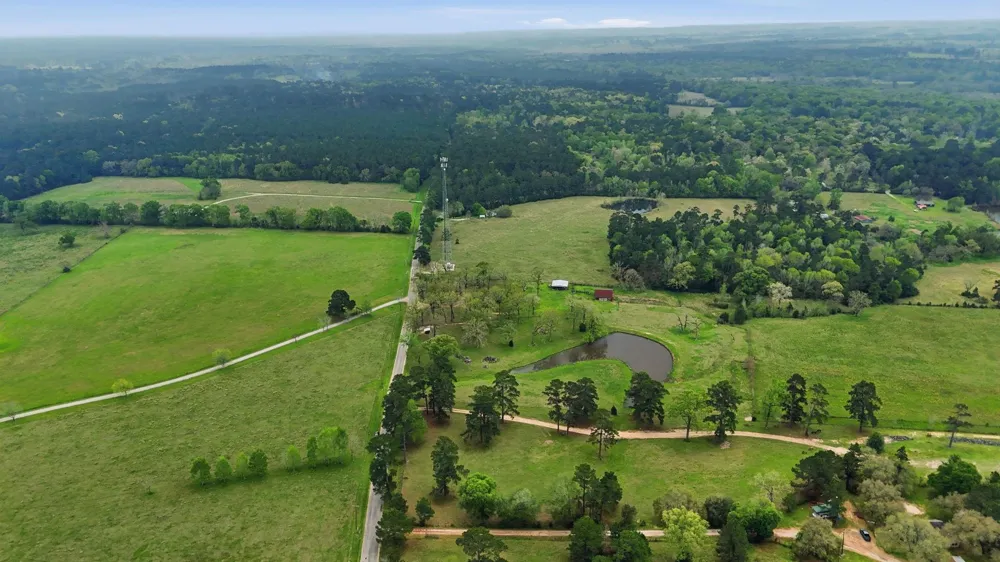 882 Four Notch Road Huntsville, TX 77340