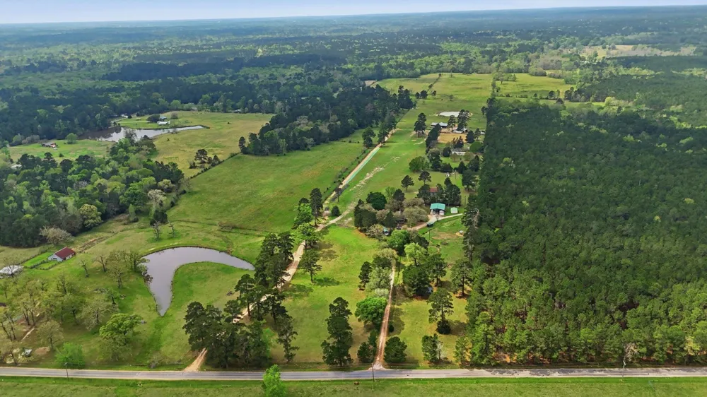 882 Four Notch Road Huntsville, TX 77340