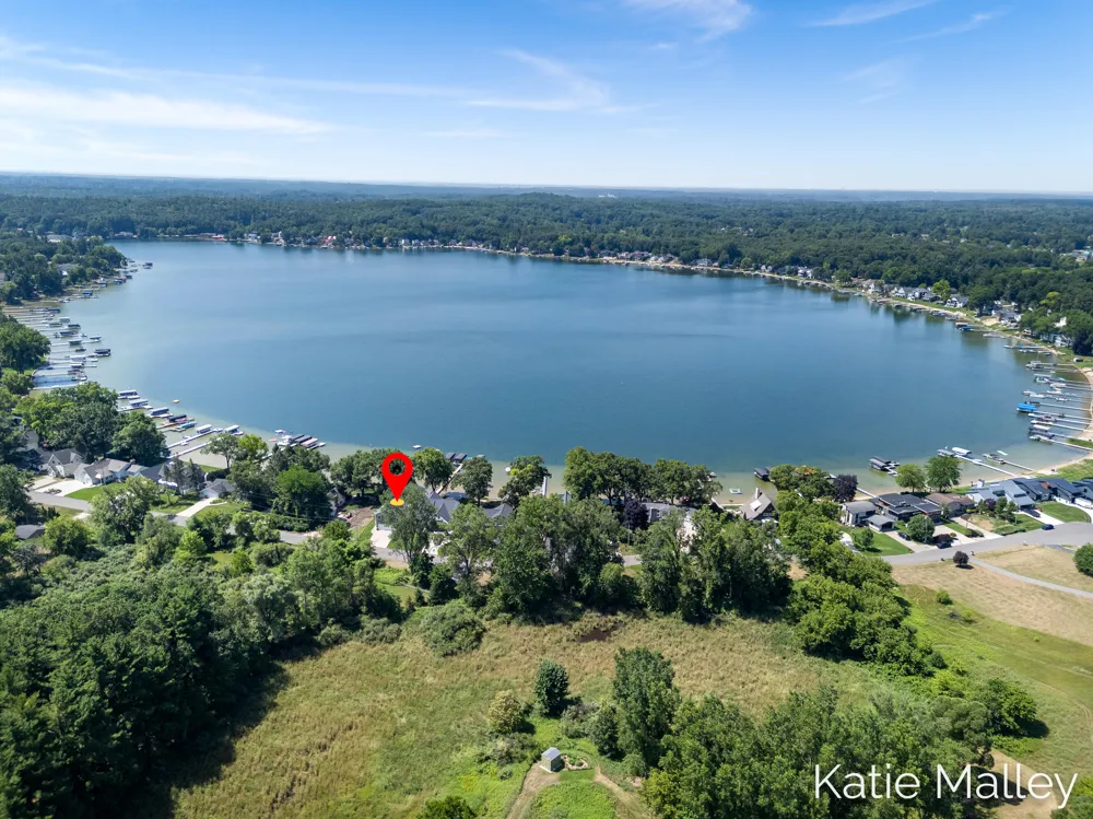 7353 Davies Drive NE Rockford, MI 49341