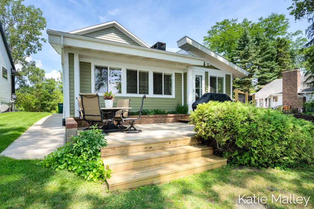 7353 Davies Drive NE Rockford, MI 49341