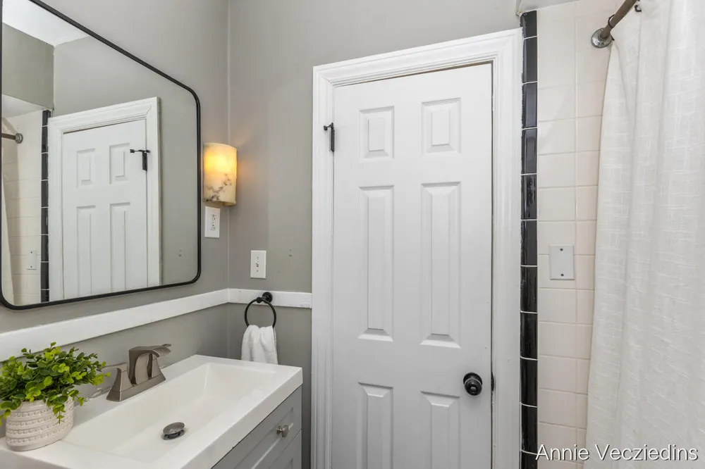 262 Hollister Avenue SE Grand Rapids City, MI 49506