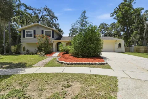 1200 LAKE VALRICO LANE