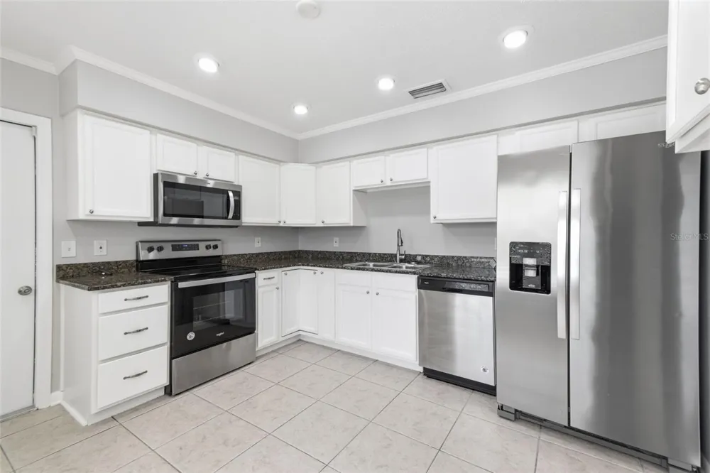 1200 LAKE VALRICO LANE Valrico, FL 33594