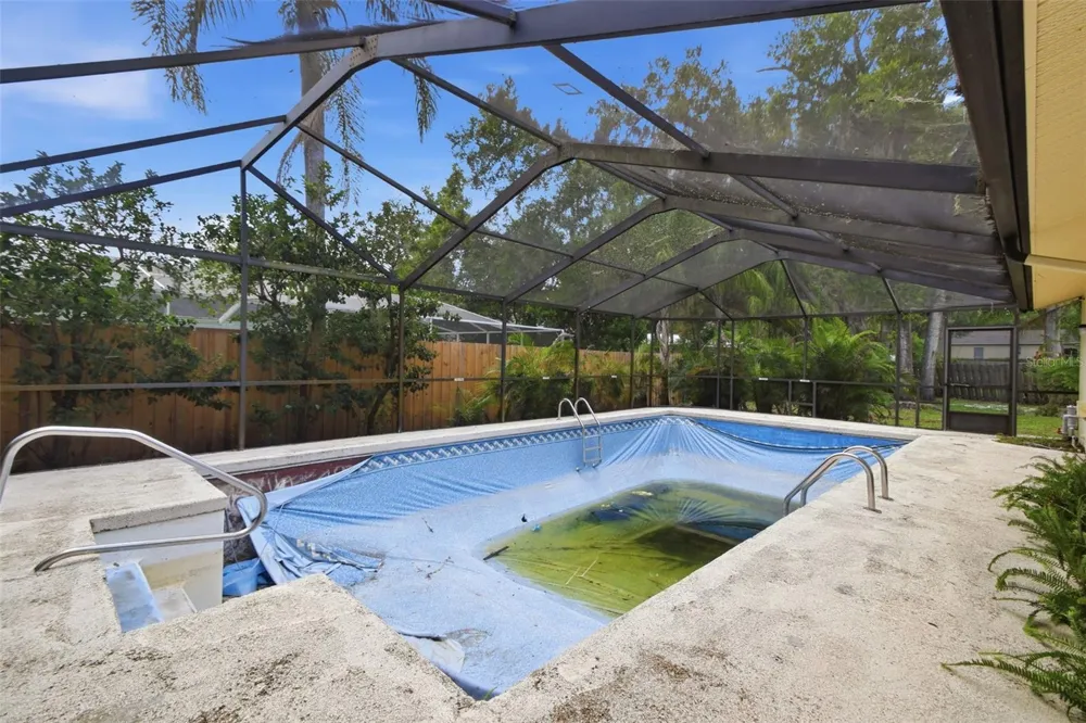 1200 LAKE VALRICO LANE Valrico, FL 33594