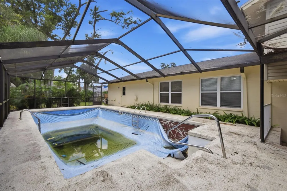 1200 LAKE VALRICO LANE Valrico, FL 33594