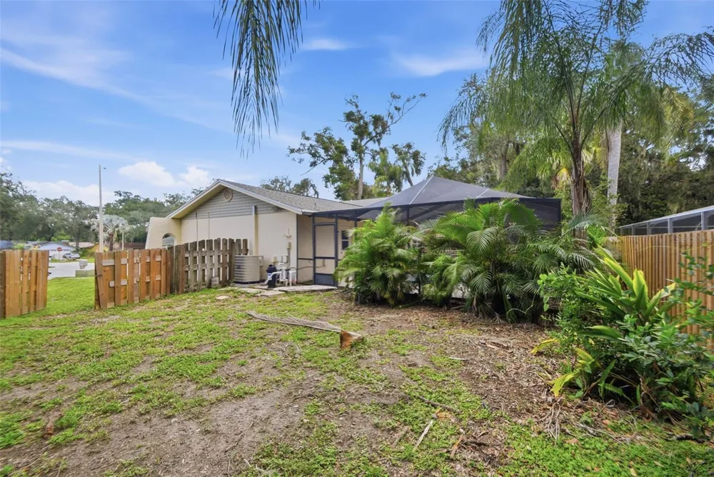1200 LAKE VALRICO LANE Valrico, FL 33594