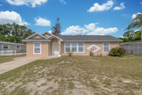 2322 VINCENT ROAD