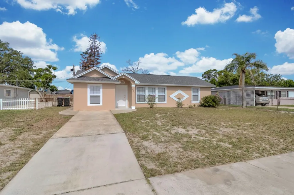 2322 VINCENT ROAD Orlando, FL 32817
