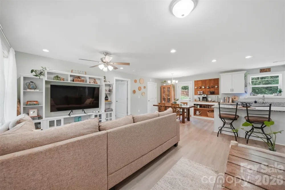 2370 Ellen Street Granite Falls, NC 28630