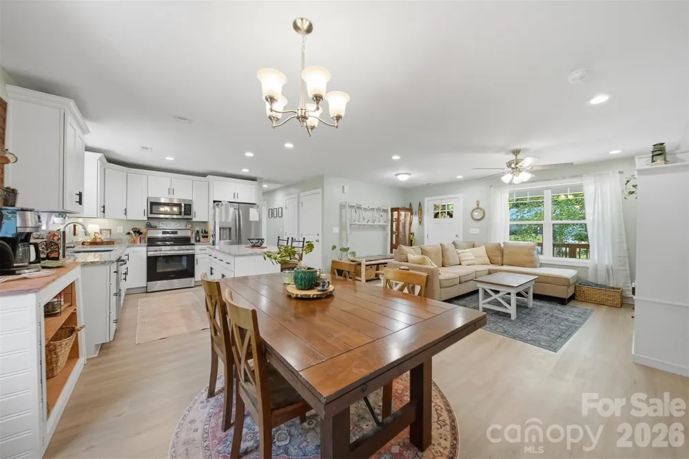 2370 Ellen Street Granite Falls, NC 28630