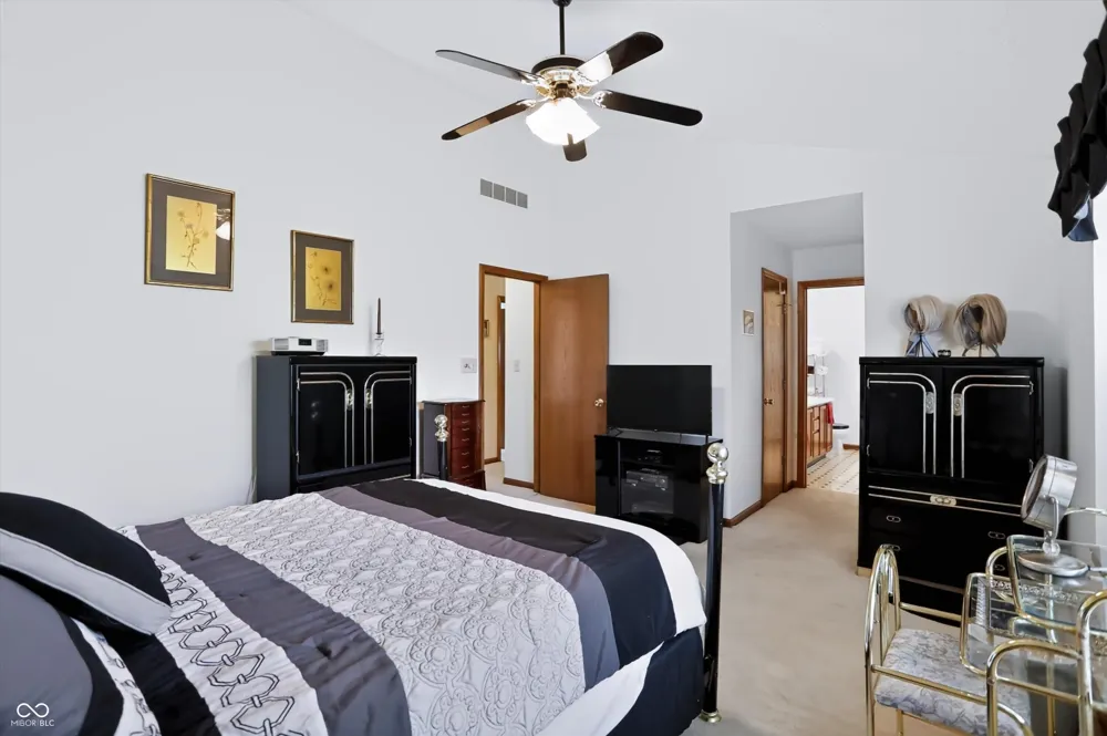 337 Stoneybrook Grove Drive Greenwood, IN 46142