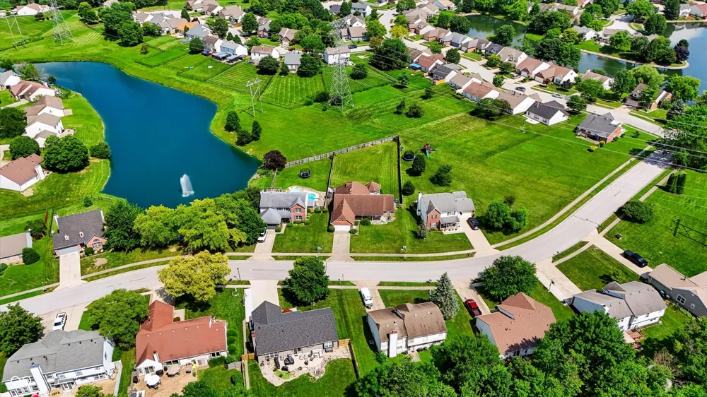 337 Stoneybrook Grove Drive Greenwood, IN 46142