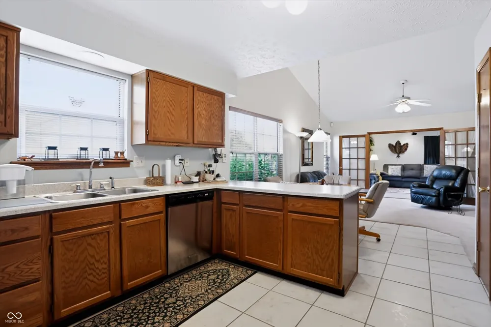 337 Stoneybrook Grove Drive Greenwood, IN 46142