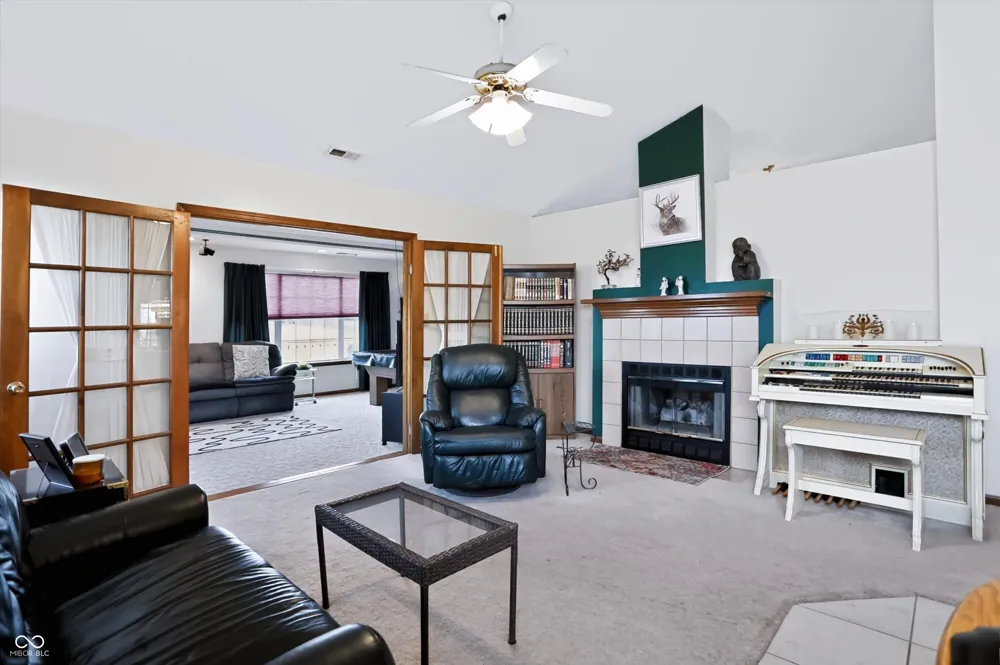 337 Stoneybrook Grove Drive Greenwood, IN 46142