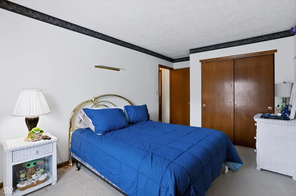 337 Stoneybrook Grove Drive Greenwood, IN 46142