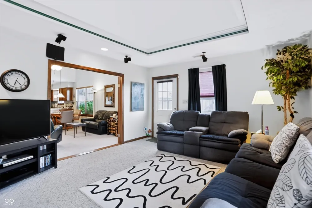 337 Stoneybrook Grove Drive Greenwood, IN 46142