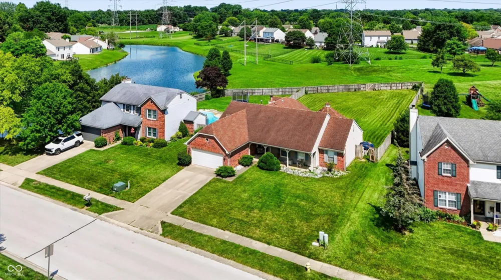 337 Stoneybrook Grove Drive Greenwood, IN 46142