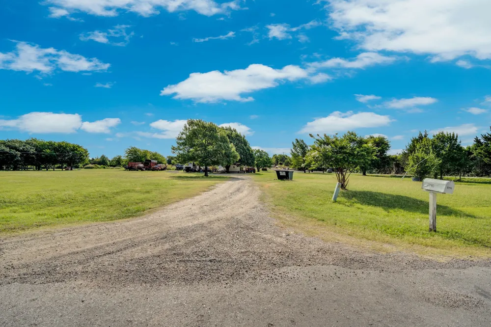 2040 Highridge Lane Midlothian, TX 76065
