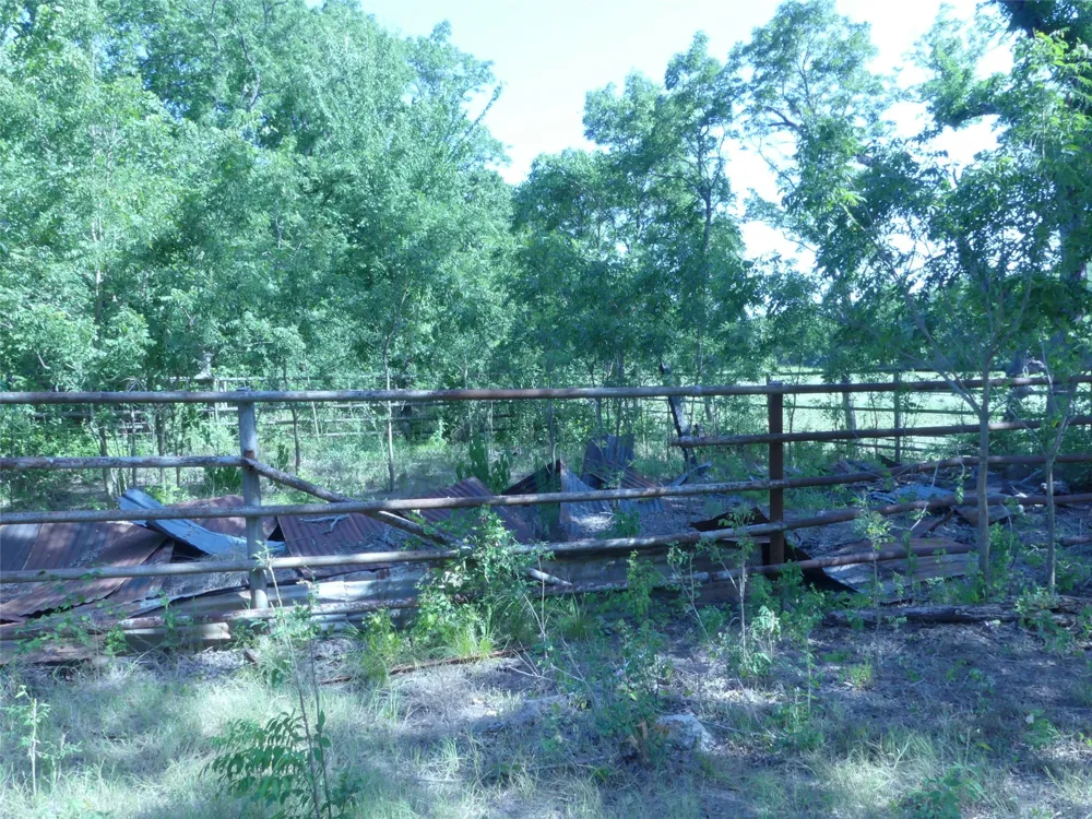 1691 W Alamo Road Bowie, TX 76230