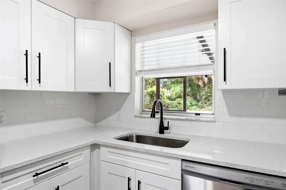2801 51ST AVENUE S St Petersburg, FL 33712