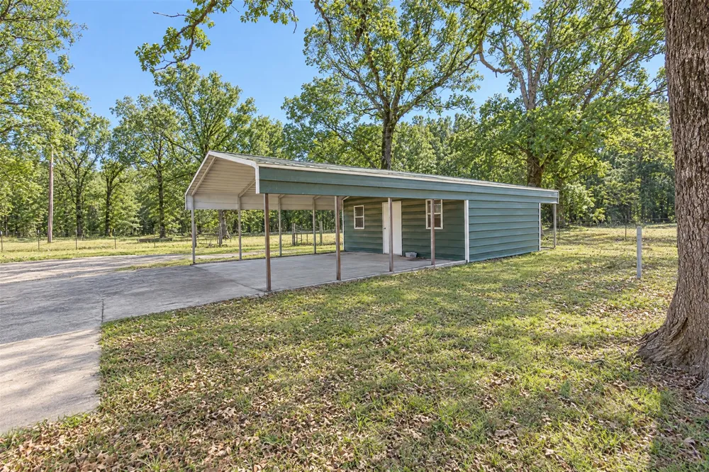 2735 Daniels Chapel Road New Boston, TX 75570