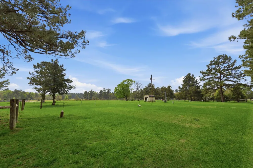 872 Four Notch Road Huntsville, TX 77340