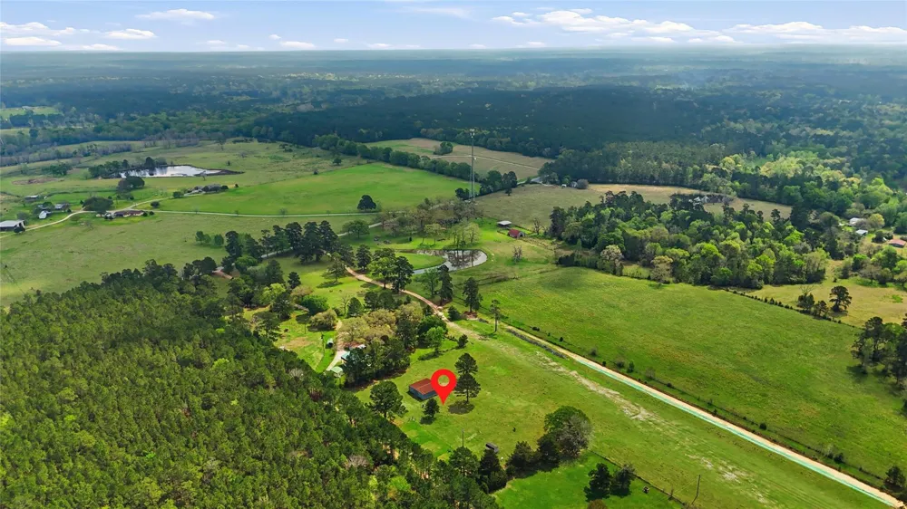 872 Four Notch Road Huntsville, TX 77340