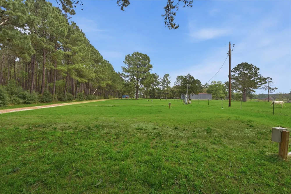 872 Four Notch Road Huntsville, TX 77340
